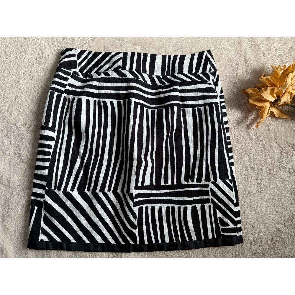 Ann Taylor Zebra Print Black and White Skirt 6P - Picture 2 of 6